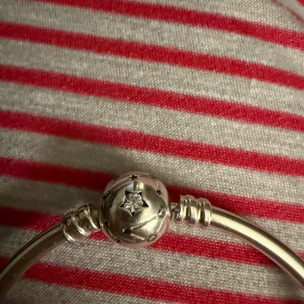 Silver Star Bangle Bracelet - Picture 2 of 2
